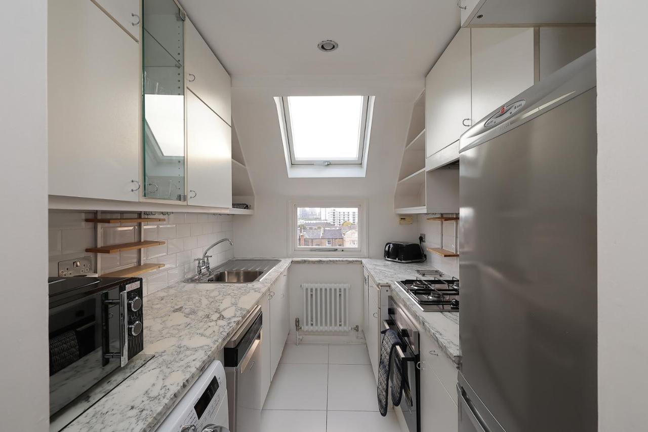 2 Bedroom Chic Apartment With Private Balcony In Notting Hill London Bagian luar foto